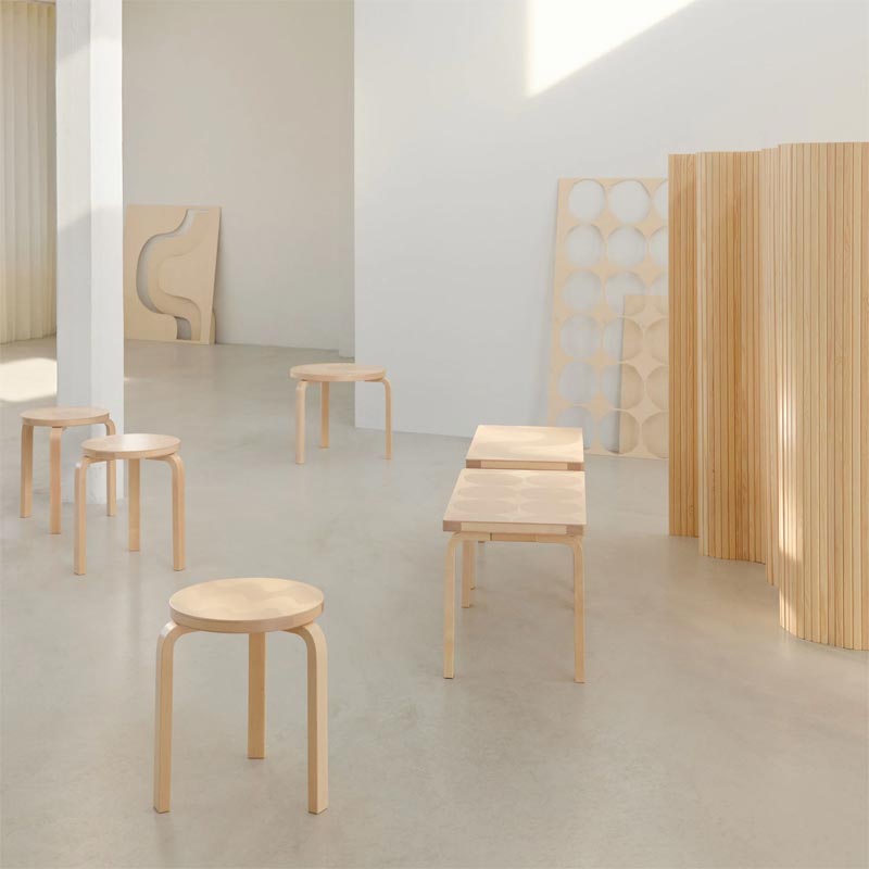 Bench 153B - Kivet - des. Alvar Aalto 1945, Pattern des. Maija Isola 1956, made by Artek + Marimekko