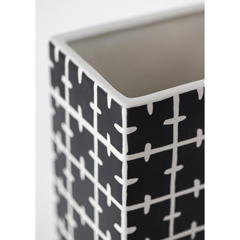 Prima Rectangular Optical Vase (ABA 11) - Matt black on matt white - by Nuoveforme - exclusive
