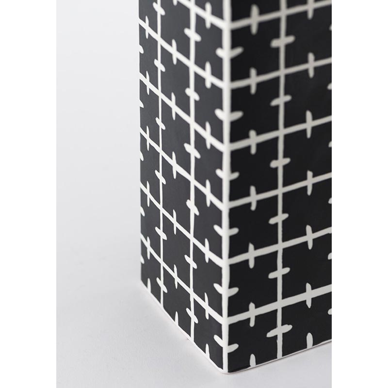 Prima Rectangular Optical Vase (ABA 11) - Matt black on matt white - by Nuoveforme - exclusive
