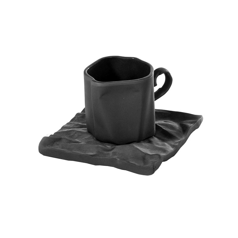 Bent Espresso Cup & Saucer - Black - des. Marek Cecula, Polskie Fabryki Porcelany – Ćmielów Design Studio