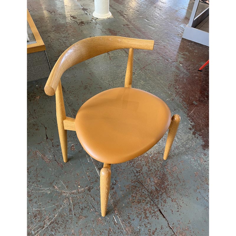 CH20 Elbow chair - des. Hans Wegner - made by Carl Hansen