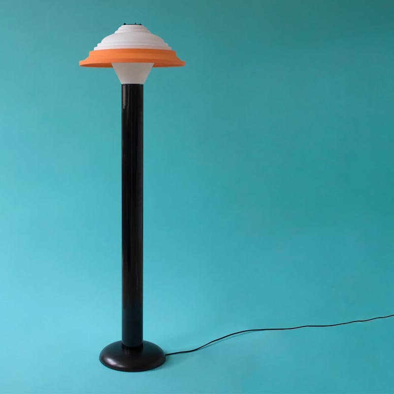 FL4 Floor Lamp, black base with white & orange shade, des. George Sowden for Sowdenlight
