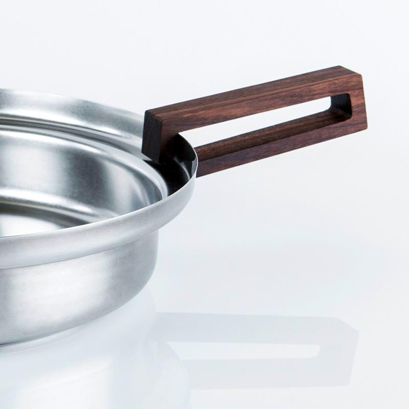 Foodwear 26cm Bronze Casserole Pan with Bronze Glass Lid and Canaletto Walnut Handle - des. Rodolfo Dordoni for KnIndustrie
