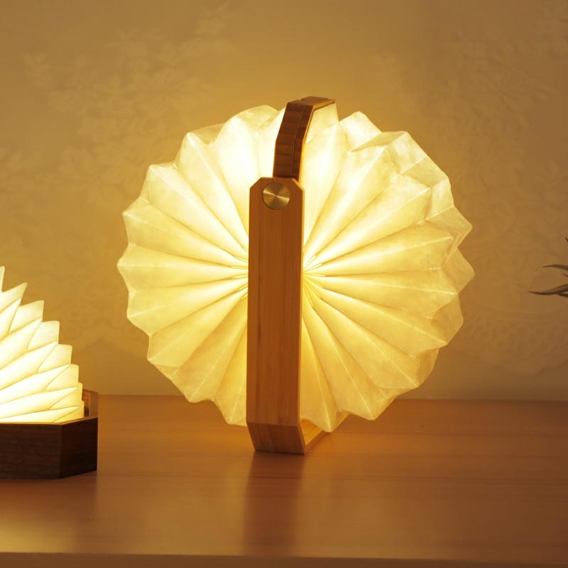 Smart Origami Lamp - Bamboo - des. Paul and Natalie Sun