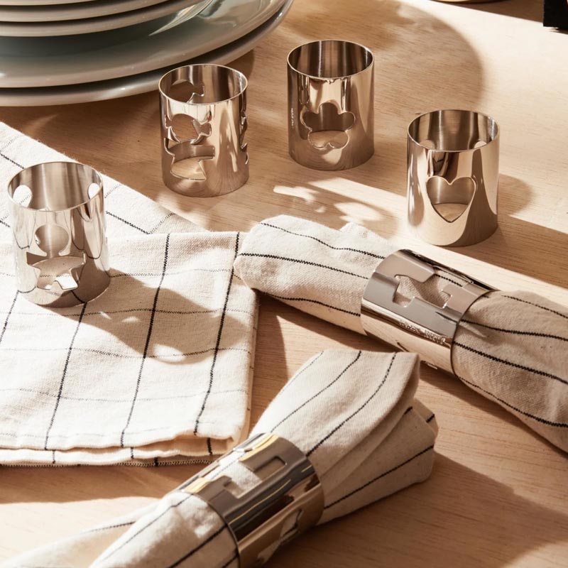 Girotondo Heart Napkin Ring, des. Giovannoni & Venturini, for Alessi