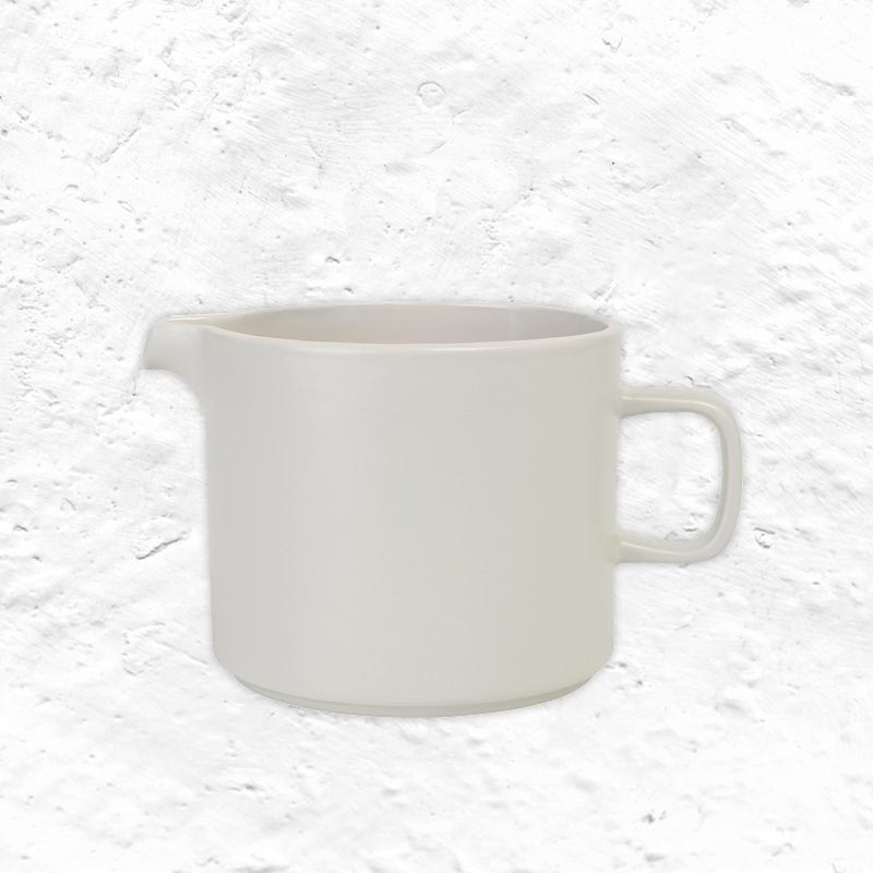 PILAR Jug - 1000ml - Moonbeam - des. Nina Thöming for blomus