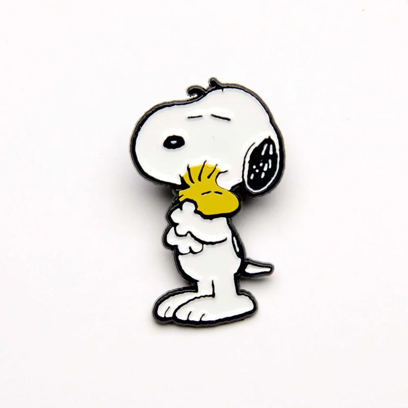 Peanuts Pin Badge - Hugs, Magpie x Peanuts