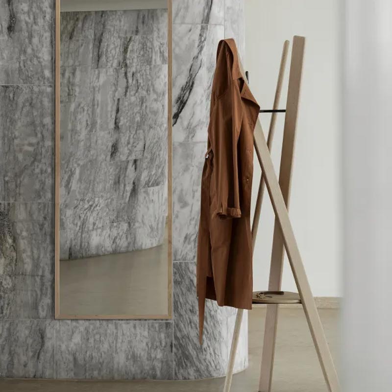 RAKKU Coat Stand - Oak - des. Kazushige Miyake for Blomus