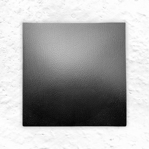Reversible Square placemat (black leather / oak) by LindDNA