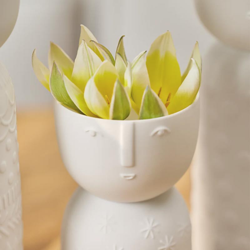 Porcelain Flower carrier - Stella, by Räder