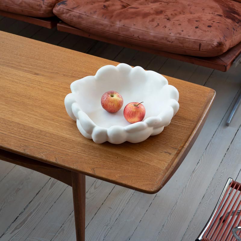 Handmade Cloud Centrepiece in Vaporous Grey des. Nicholai Wiig-Hansen, 2021 for raawii