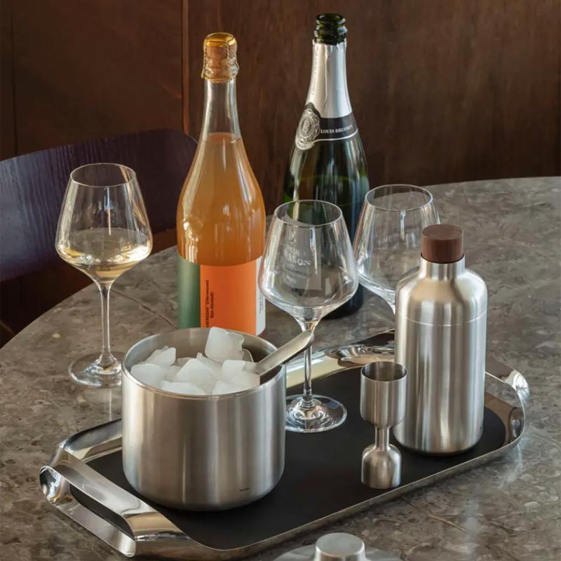 Liquid Lounge - Cocktail Shaker