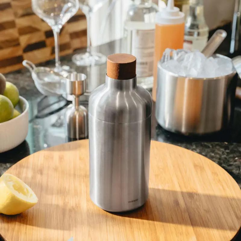 Liquid Lounge - Cocktail Shaker