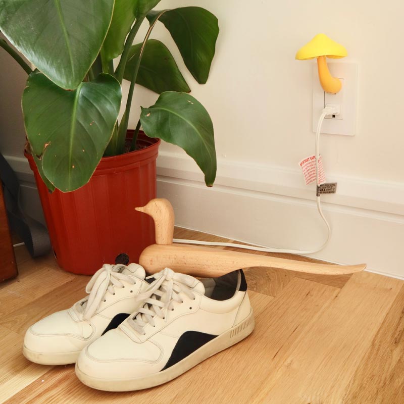 Duck Shoehorn, des. Jeong Haechan for Kikkerland