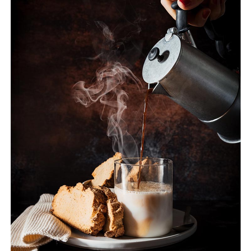 Lady Anne 4 Cup Aluminium Coffee Pot des. Lara Caffi for knIndustrie