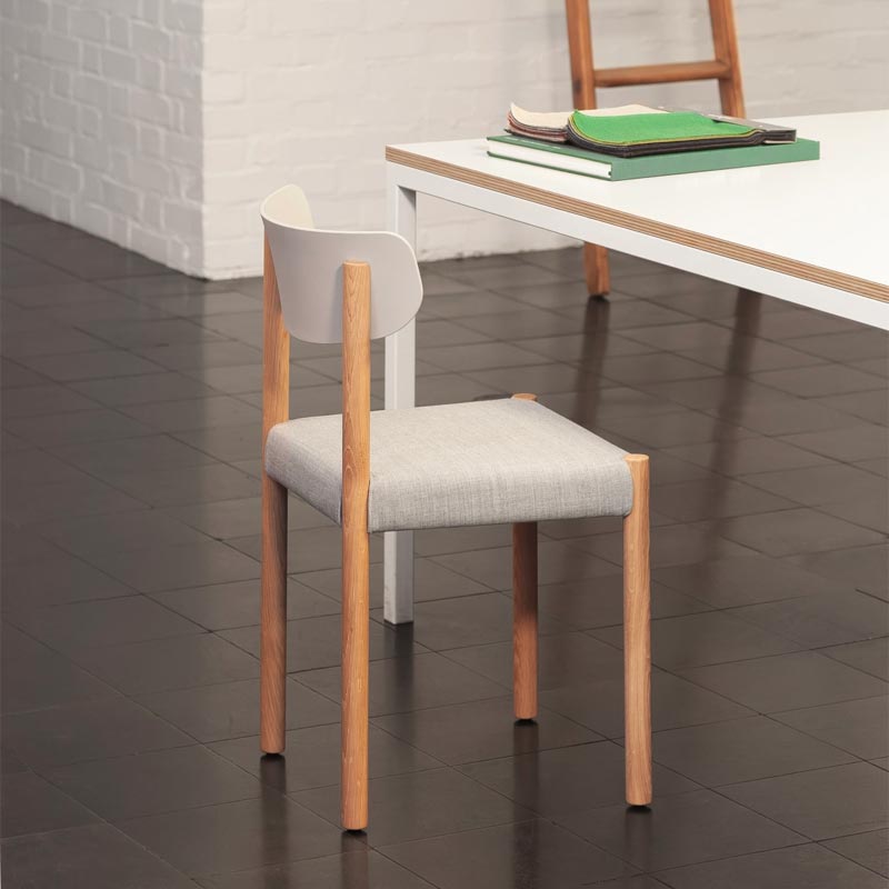 Pack Chair 10 - Chalk Grey - Oiled Oak, des. Jasper Morrison for HAY