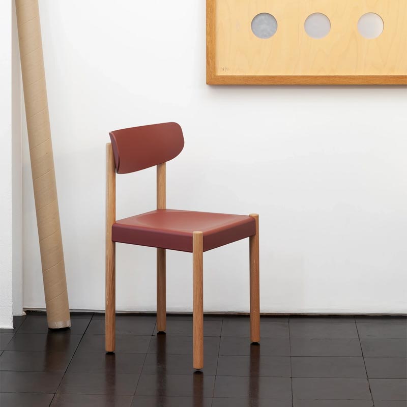 Pack Chair 10 - Hull Red - Oiled Oak, des. Jasper Morrison for HAY