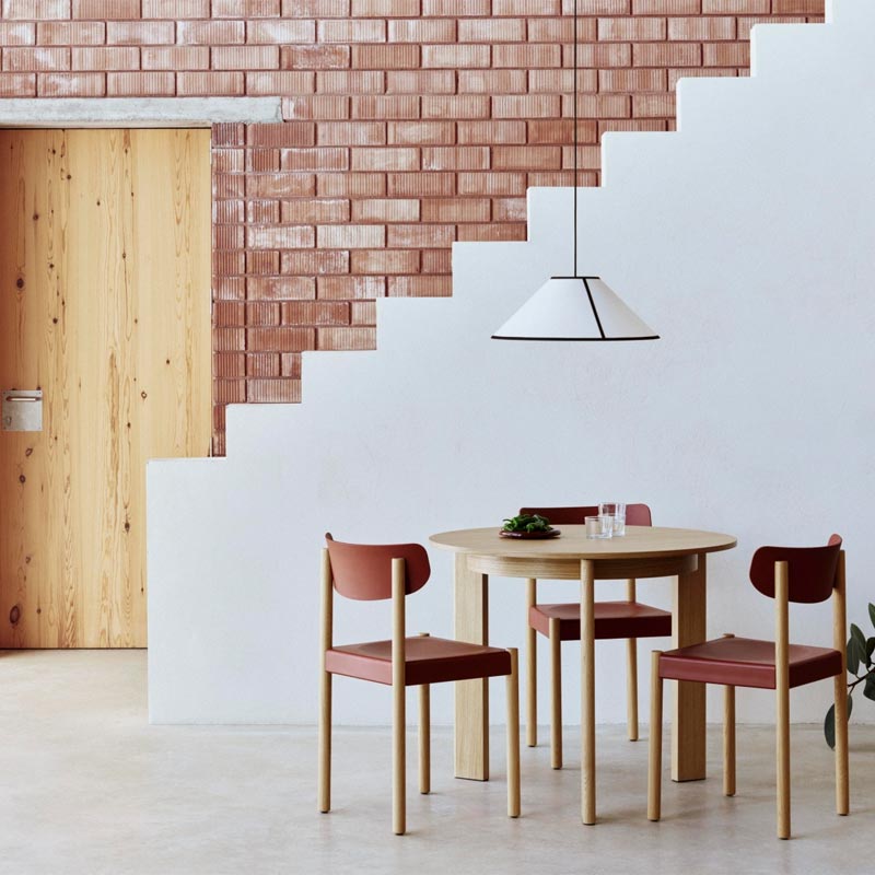 Pack Chair 10 - Hull Red - Oiled Oak, des. Jasper Morrison for HAY