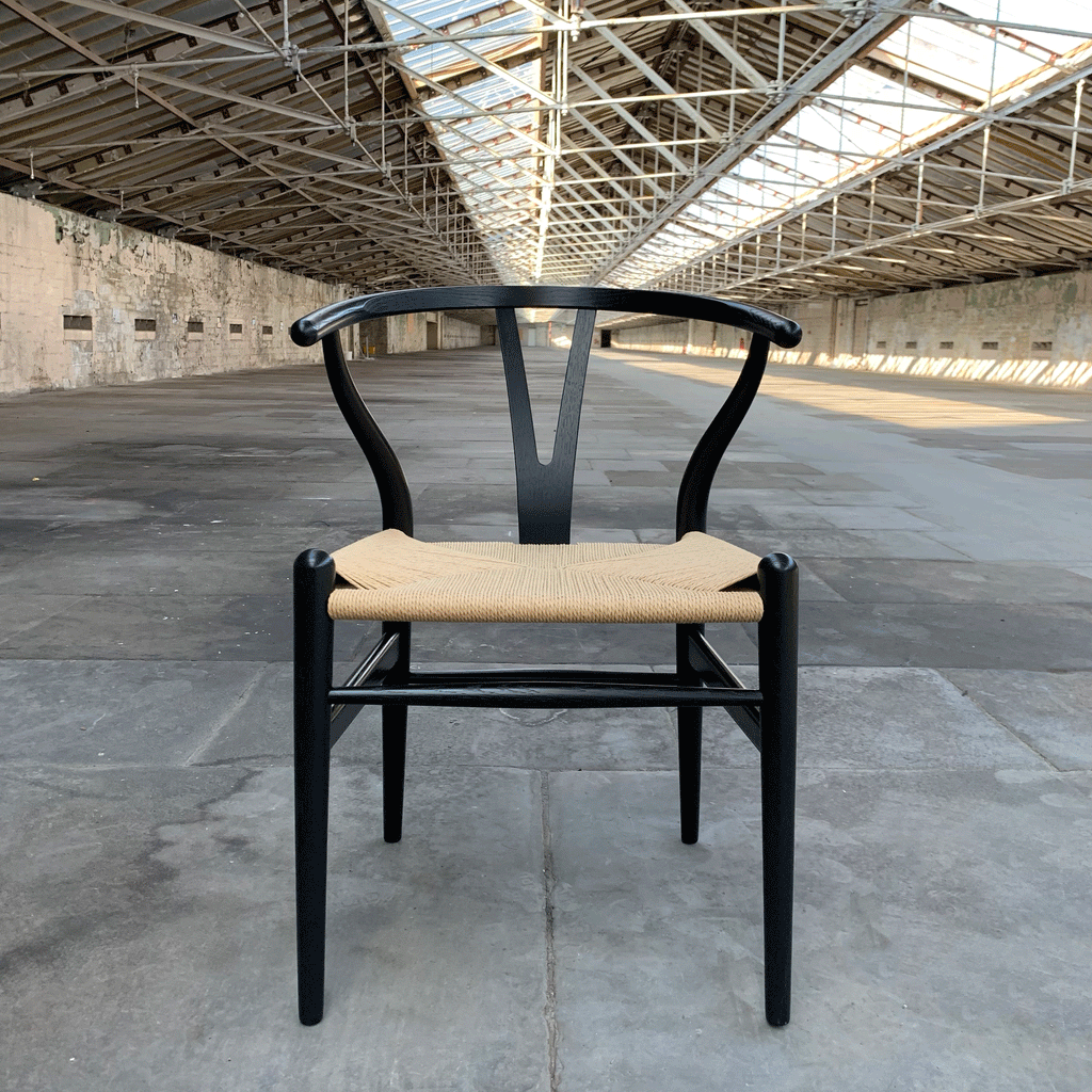 CH24 Wishbone Chair des Hans Wegner, 1950 - black oak (made by Carl Hansen & Son)