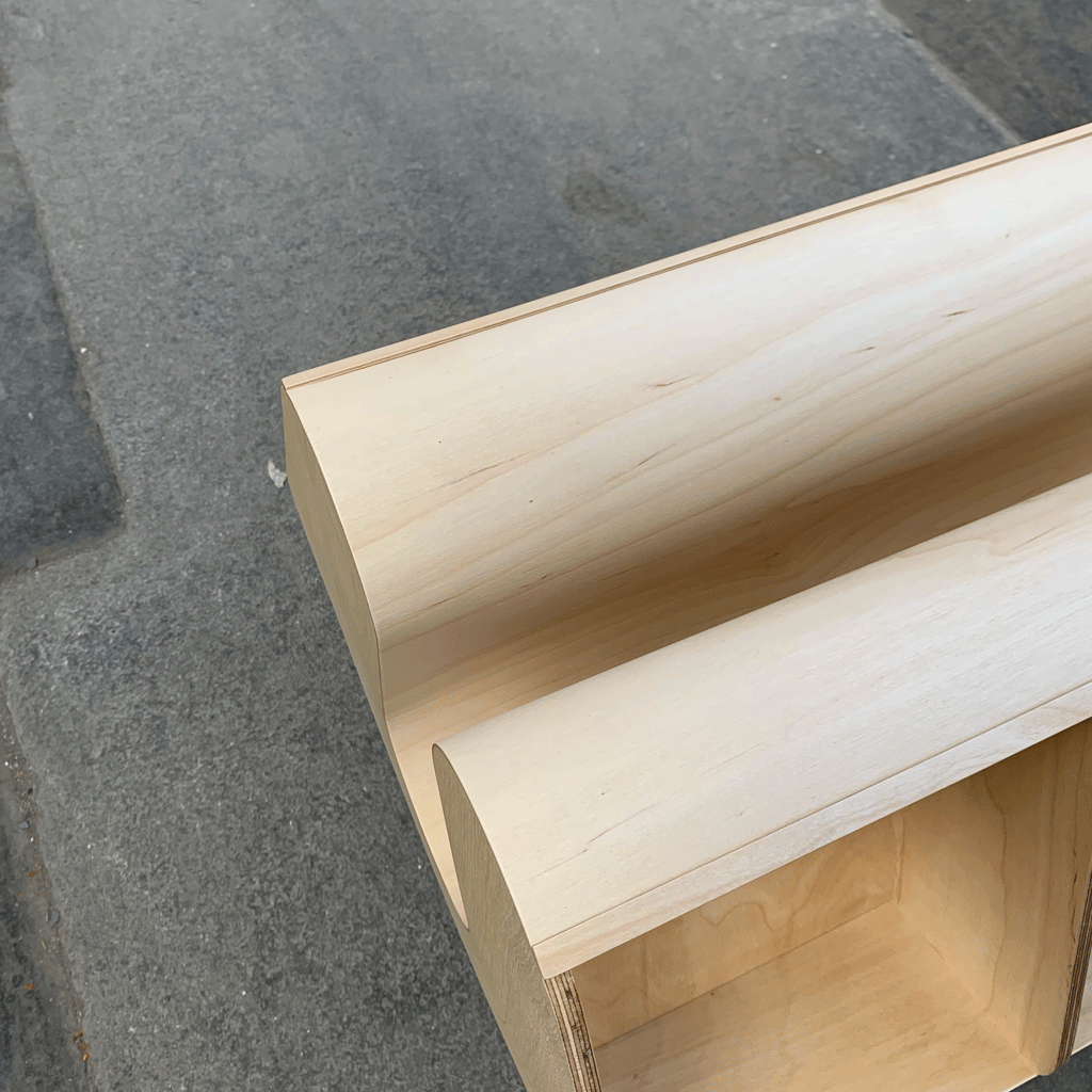 Penguin Donkey des Egon Riss, 1939 for Isokon (made by Isokon+)