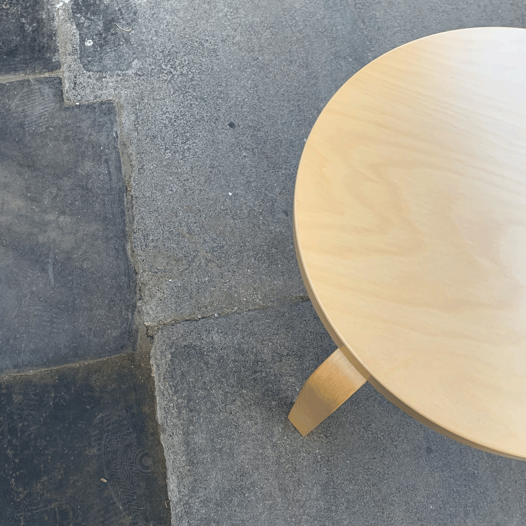 90D Table des Alvar Aalto, 1935 (made by Artek)