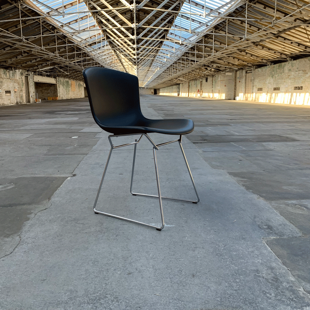 Bertoia Plastic Side Chair des. Harry Bertoia, 1956 - black shell / chrome base (made by Knoll)