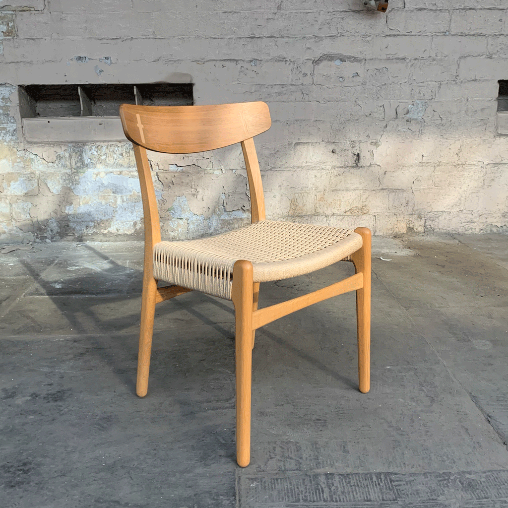 CH23 Dining Chair - walnut - des Hans J. Wegner, (made by Carl Hansen & Son)