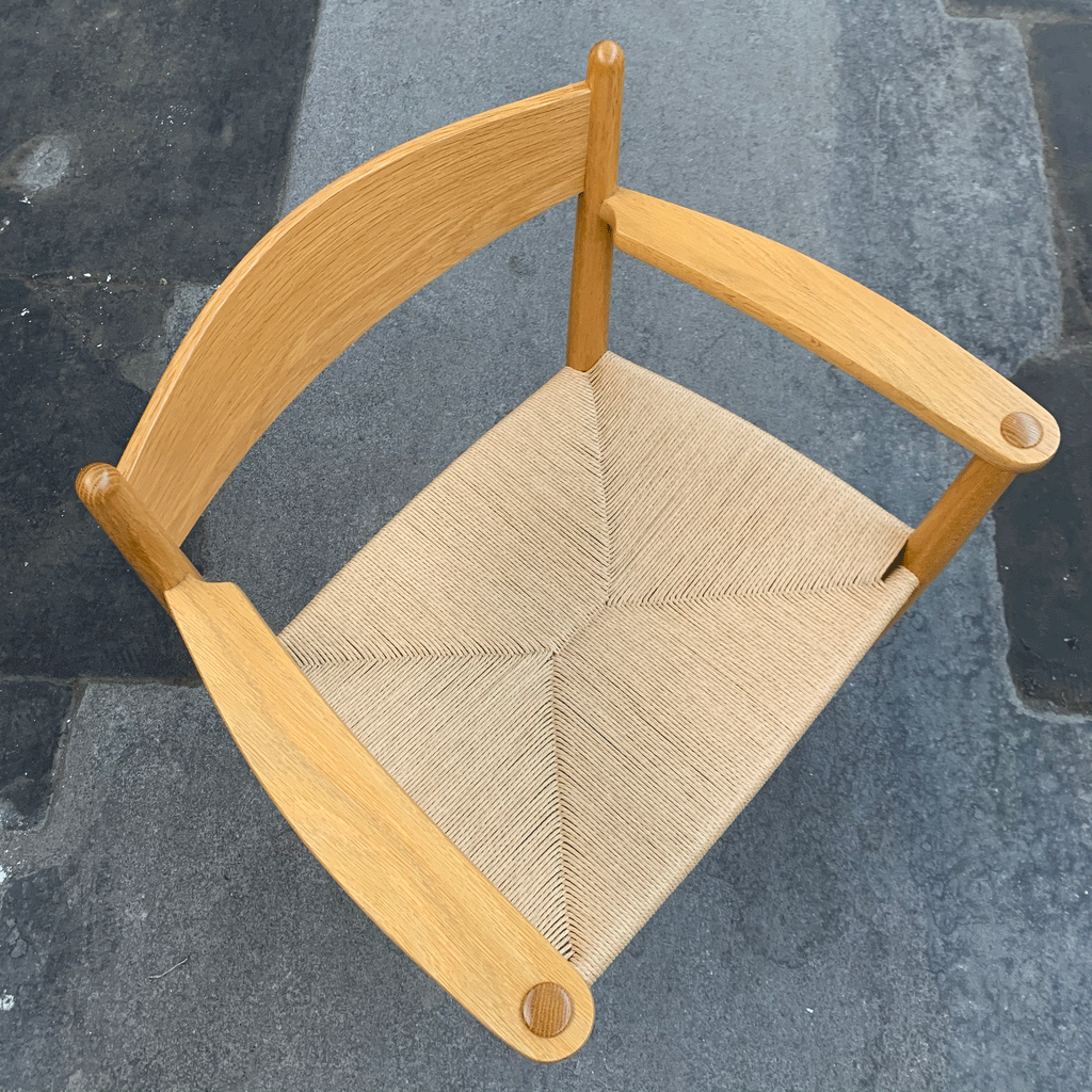 CH37 chair des. Hans J. Wegner, 1962 (made by Carl Hansen & Son)