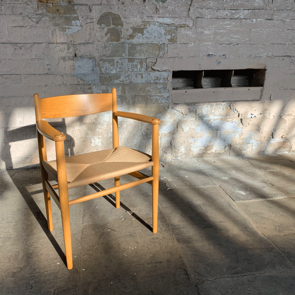 CH37 chair des. Hans J. Wegner, 1962 (made by Carl Hansen & Son)