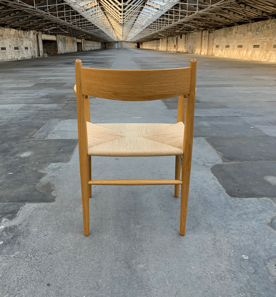 CH37 chair des. Hans J. Wegner, 1962 (made by Carl Hansen & Son)