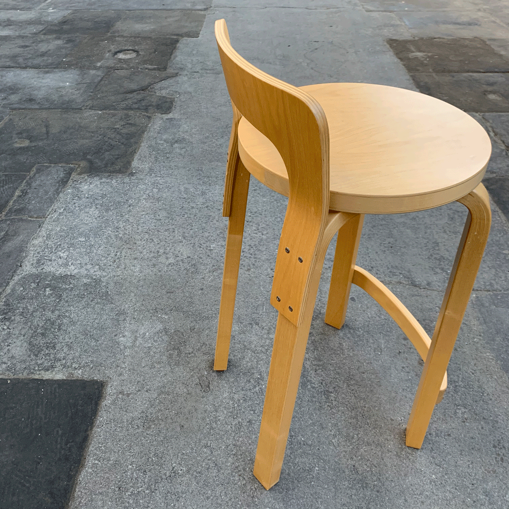 K65 High Chair des Alvar Aalto, 1935 (made by Artek)