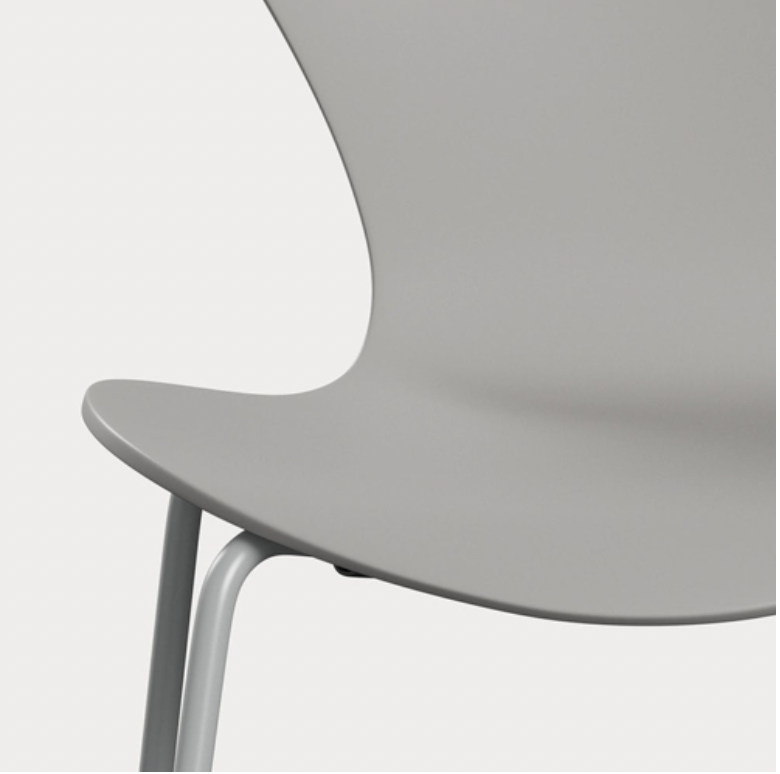 Series 7 Chair des. Arne Jacobsen, 1955 - Nine Grey Laquered / Nine Grey Base - made by Fritz Hansen