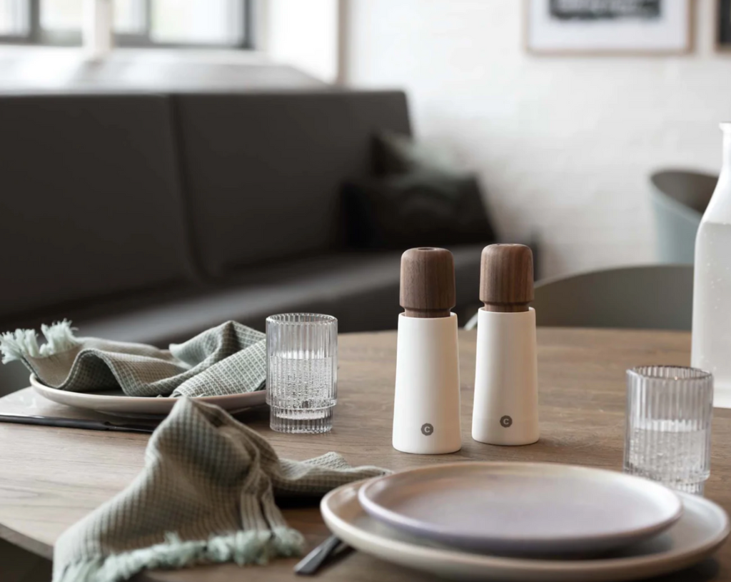 Stockholm Grinder - Walnut/White -des. Carl & Carl for CrushGrind