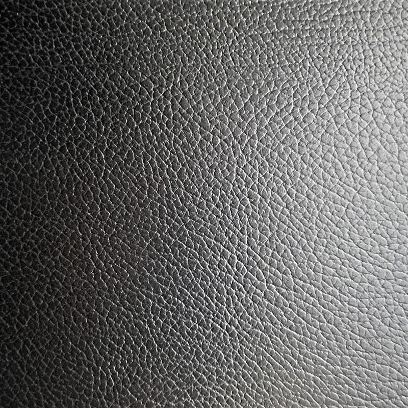 Reversible Square placemat (black leather / oak) by LindDNA