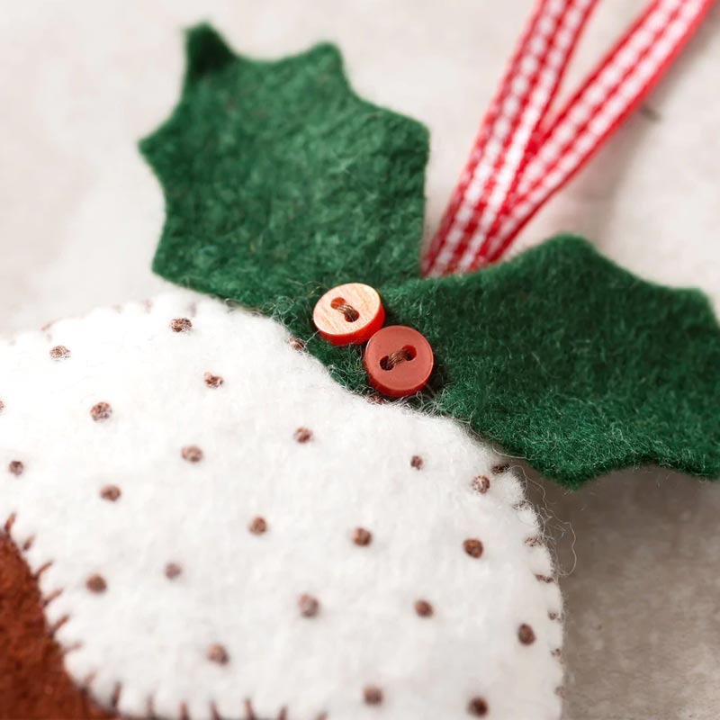 Corinne Lapierre Felt Sewing Kit: Christmas Pudding