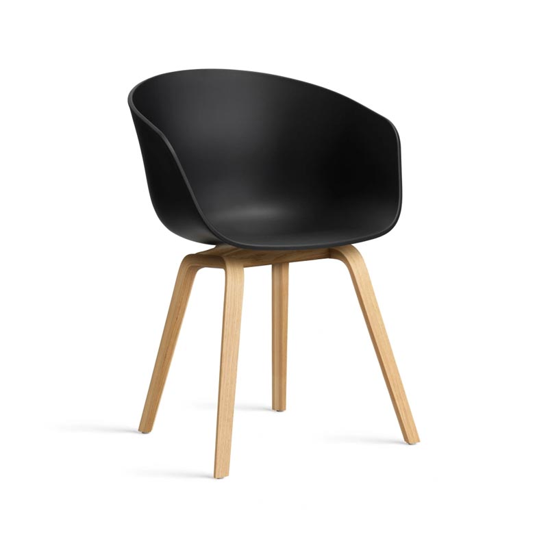About a Chair AAC22 in black - des. Hee Welling (made by Hay)