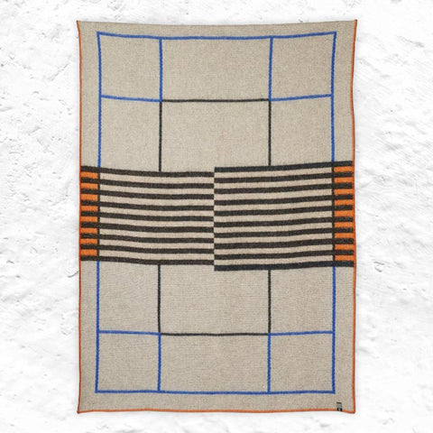 Echo wool blanket / throw des. Senem Oezdogan for ZigZagZurich