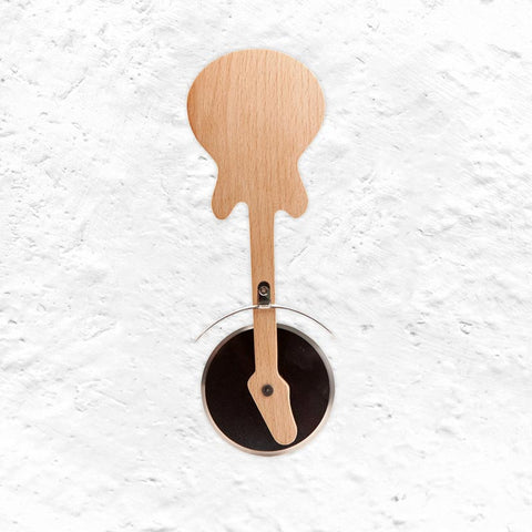 Guitar Pizza Cutter des. Raffaele Gerardi for Kikkerland