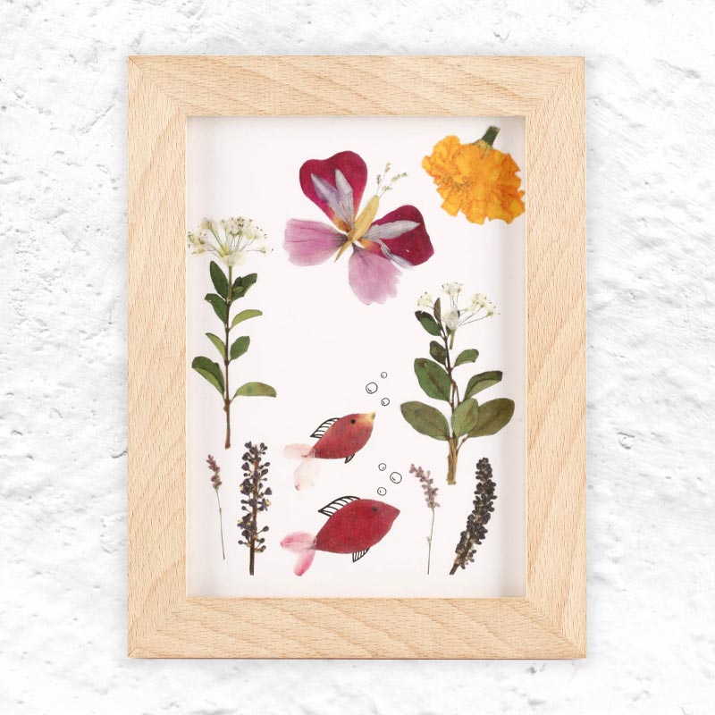 Huckleberry Pressed Flower Frame Art by Kikkerland