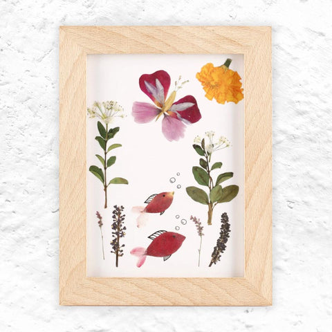 Huckleberry Pressed Flower Frame Art by Kikkerland