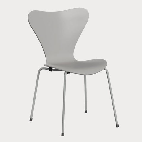 Series 7 Chair des. Arne Jacobsen, 1955 - Nine Grey Laquered / Nine Grey Base - made by Fritz Hansen