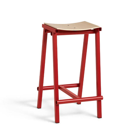Taburete 8 Bar Stool - Low - Signal Red Powder Coated Base / H65 Water-Based-Lacquered Oak Veneer Seat, des. Marc Morro for HAY