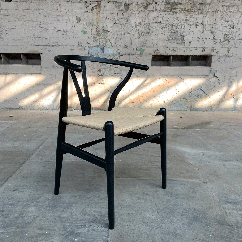 CH24 Wishbone Chair des Hans Wegner, 1950 - black oak (made by Carl Hansen & Son)