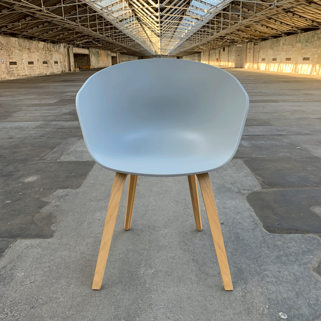 About a Chair AAC22 in concrete grey - des. Hee Welling (made by Hay)