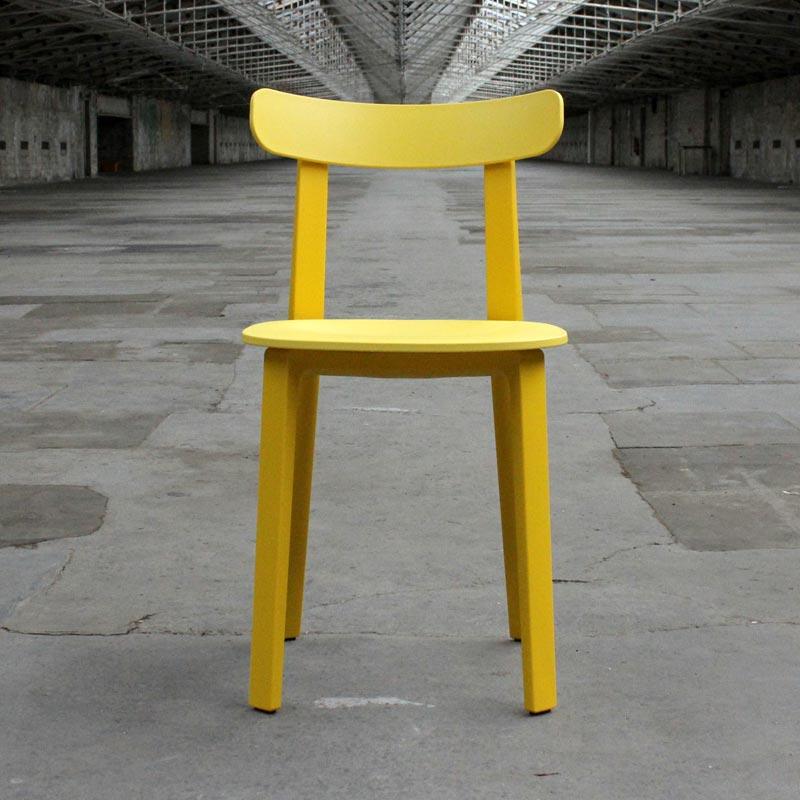 All Plastic Chair buttercup yellow des Jasper Morrison,