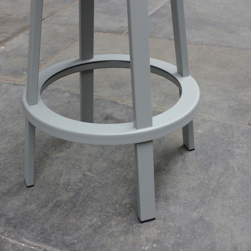 Revolver Bar Stool des Leon Ransmeier (made by Hay) – Salts Mill Shop